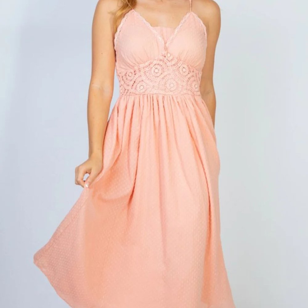 NEVER WORN: White Birch Angelic Vibes Sleeveless Midi Dress in Peach